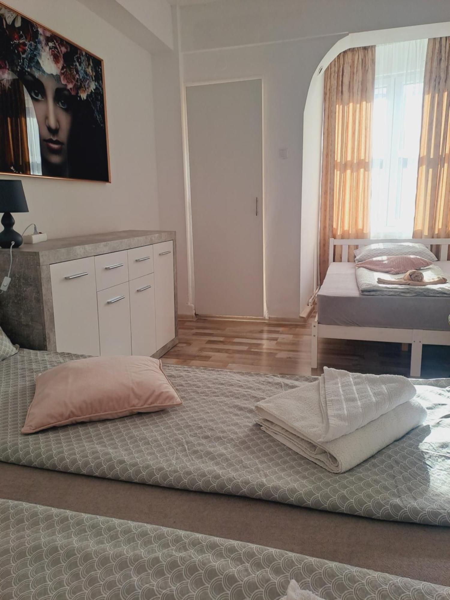 7 Level Central Apartments Miercurea Ciuc Quarto foto